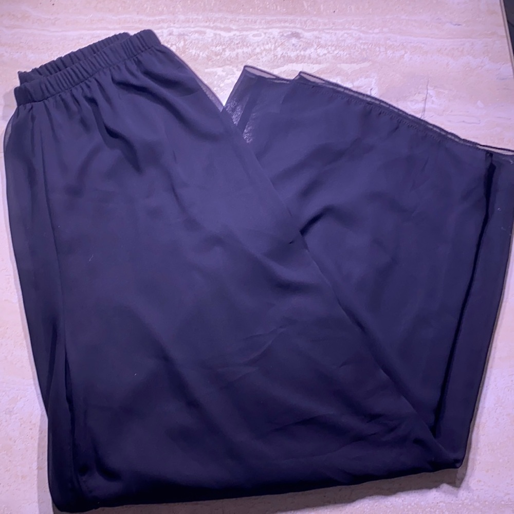Flowy black pant